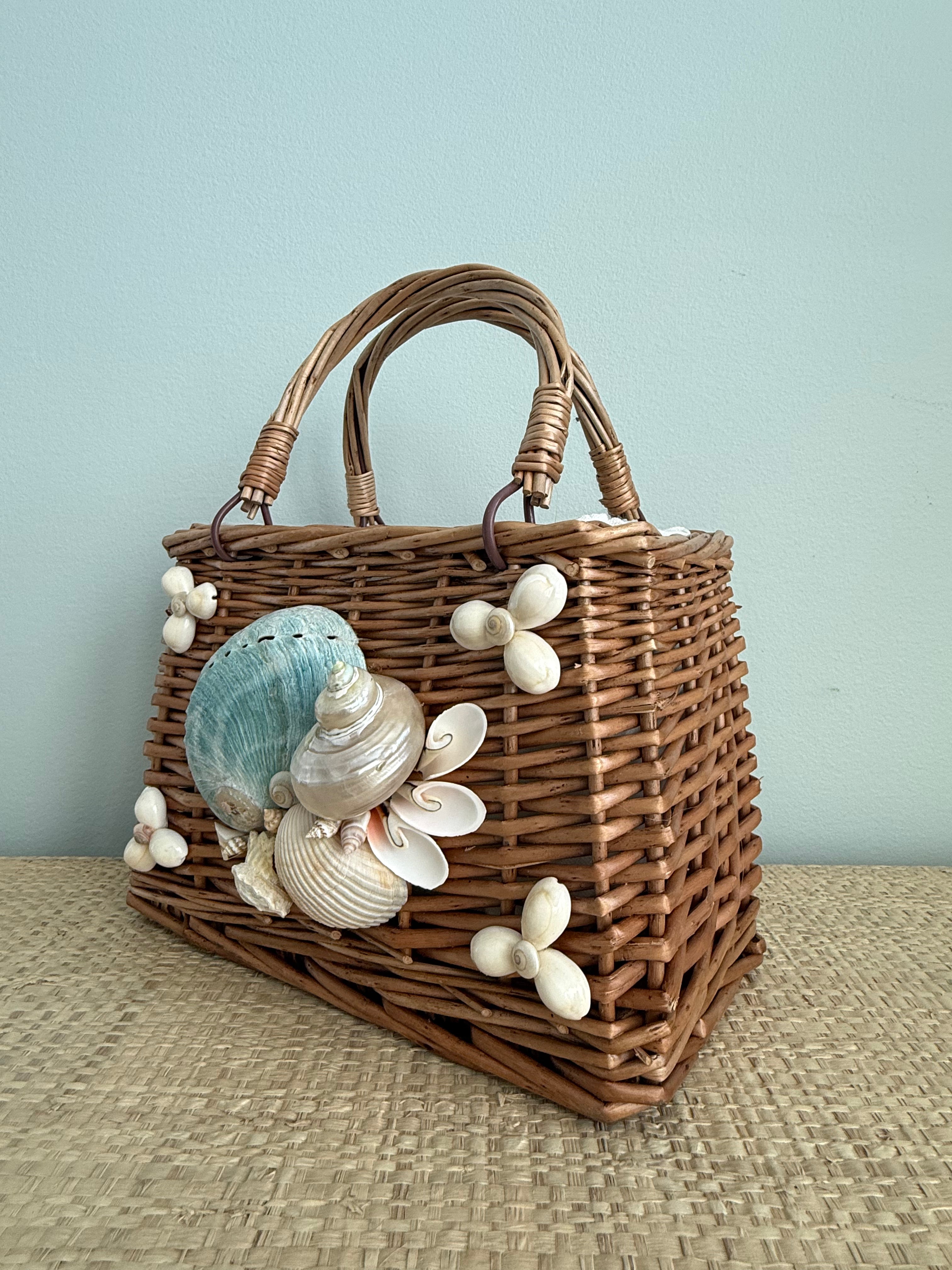 Shell Rattan Handbag