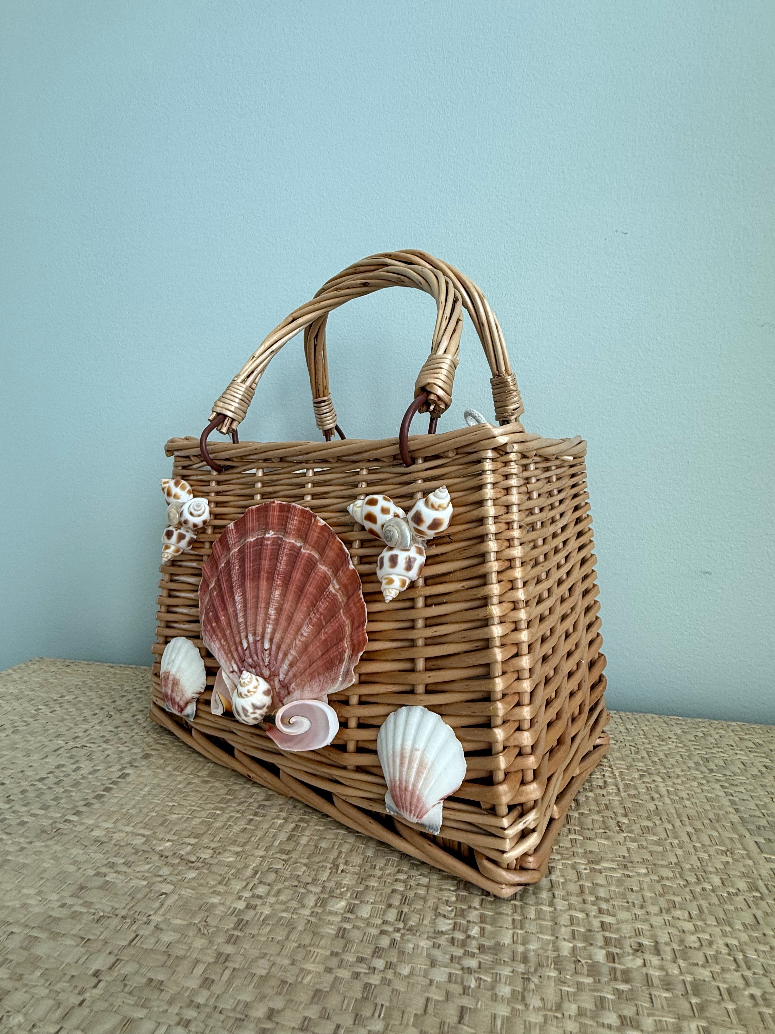 Shell Rattan Handbag