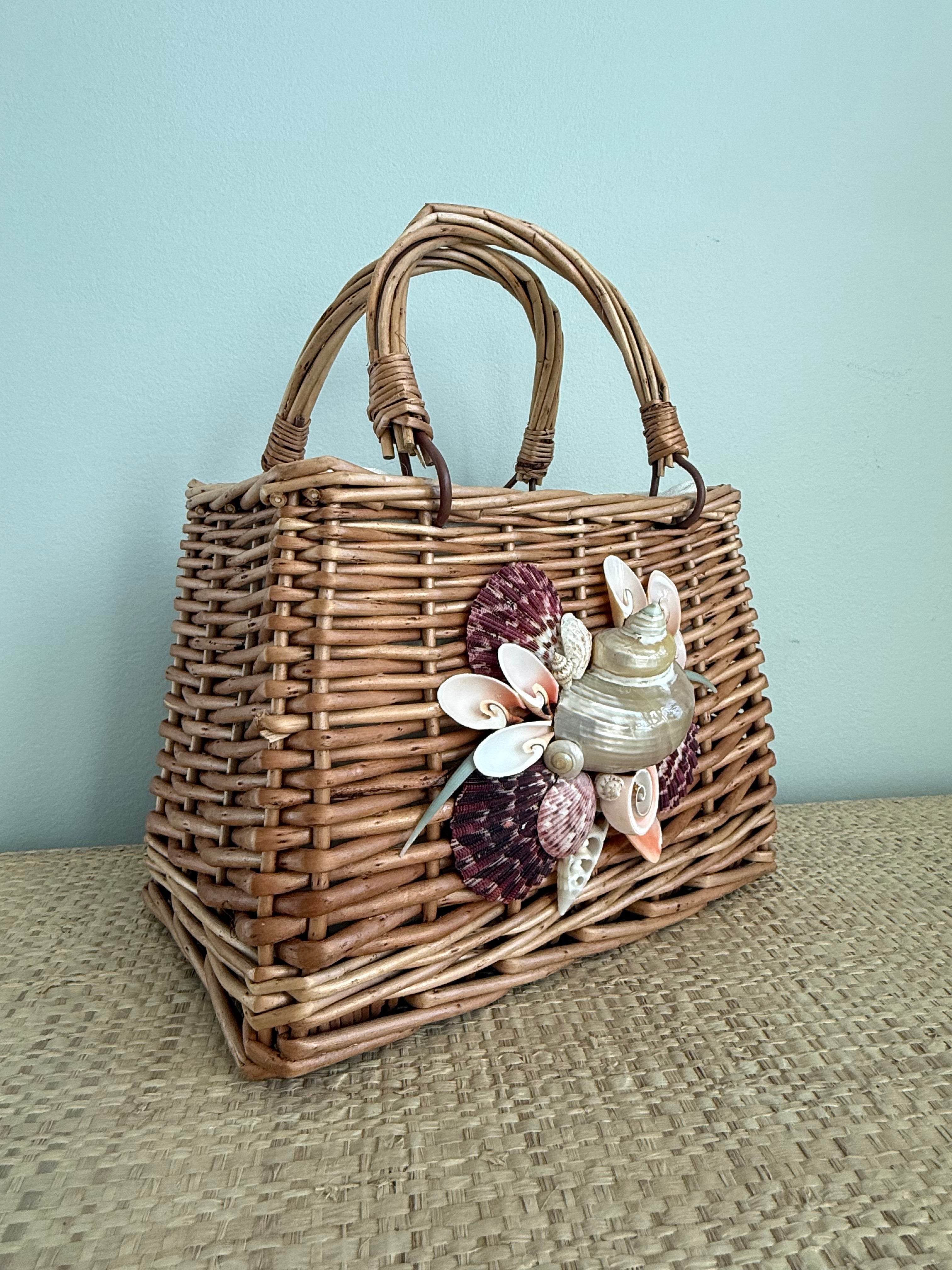 Shell Rattan Handbag